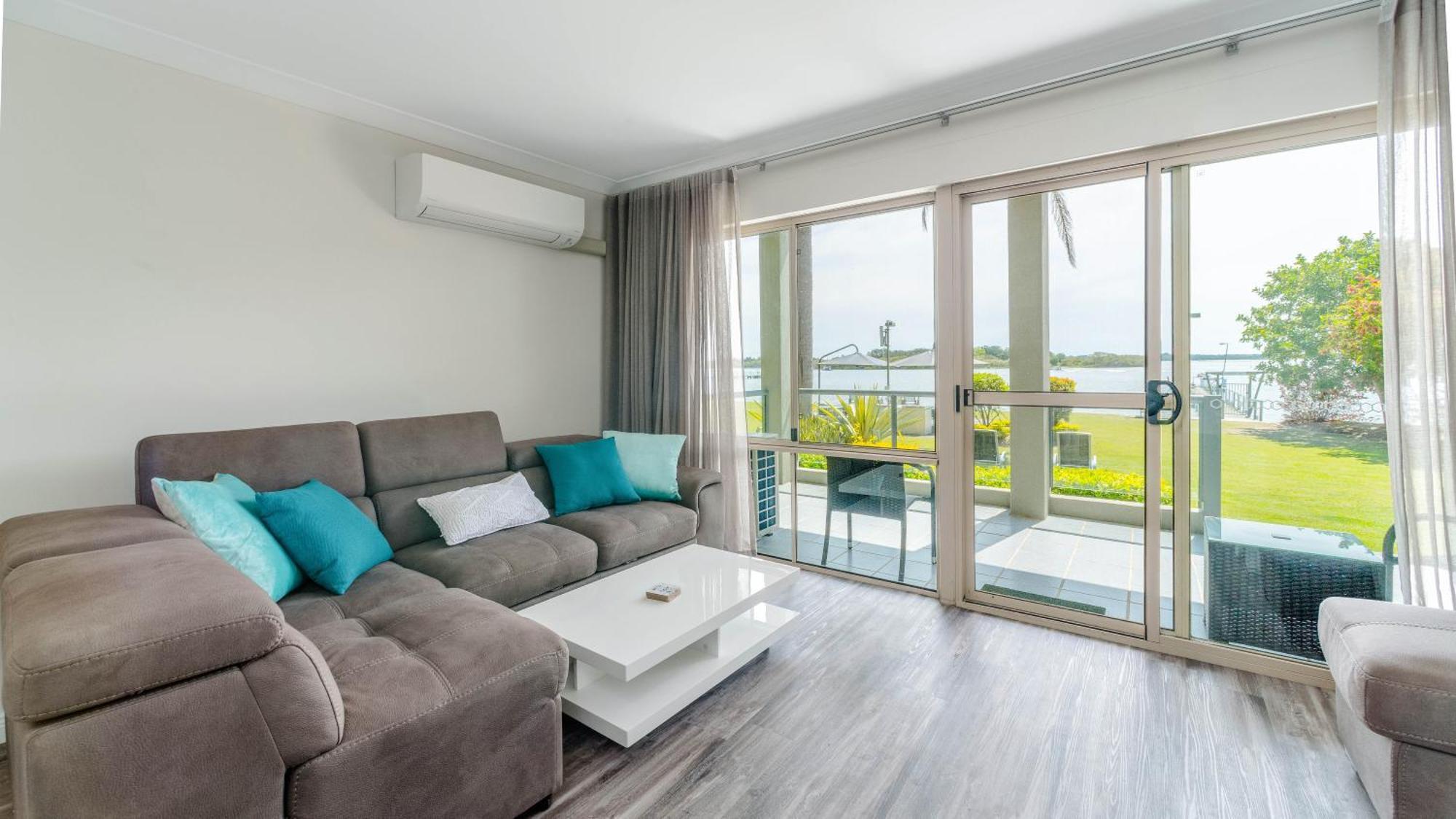 Moby Dick Waterfront Resort Motel Yamba Esterno foto